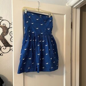 Cute sleeveless Hollister dress.